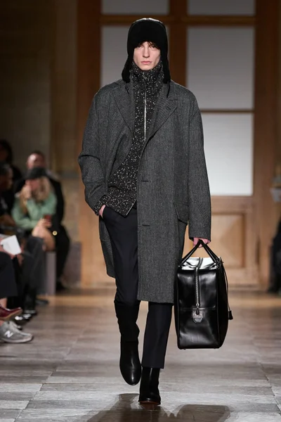 Look 34